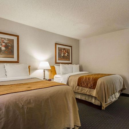 Comfort Inn Фон Дю Лак Екстериор снимка
