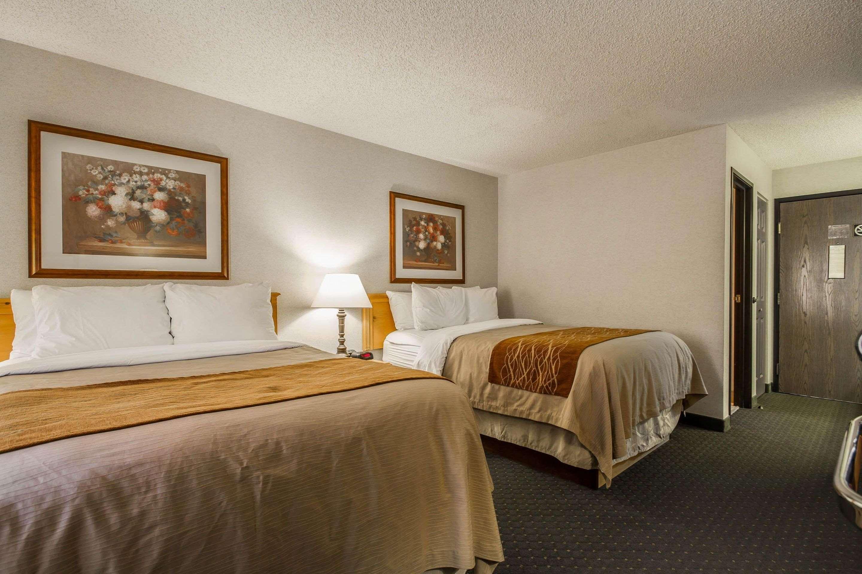 Comfort Inn Фон Дю Лак Екстериор снимка