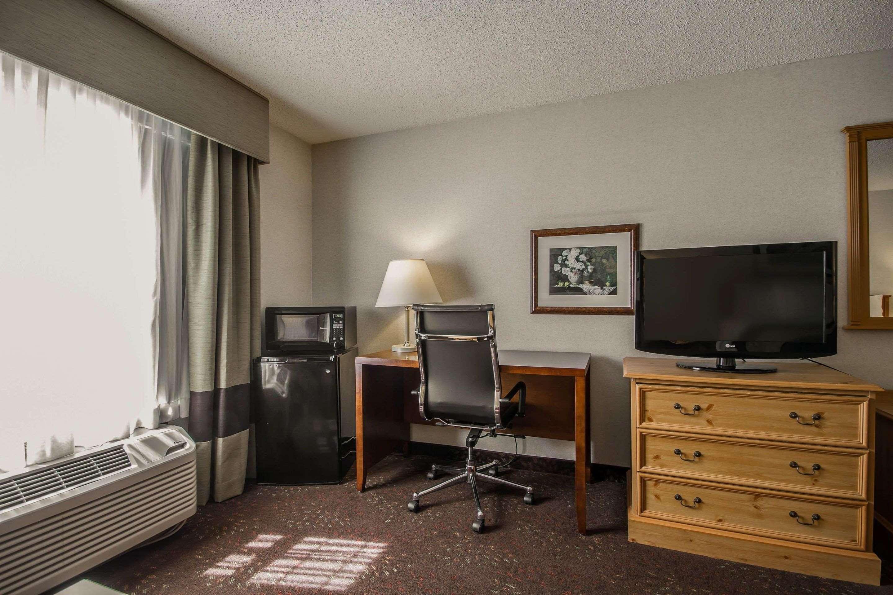 Comfort Inn Фон Дю Лак Екстериор снимка