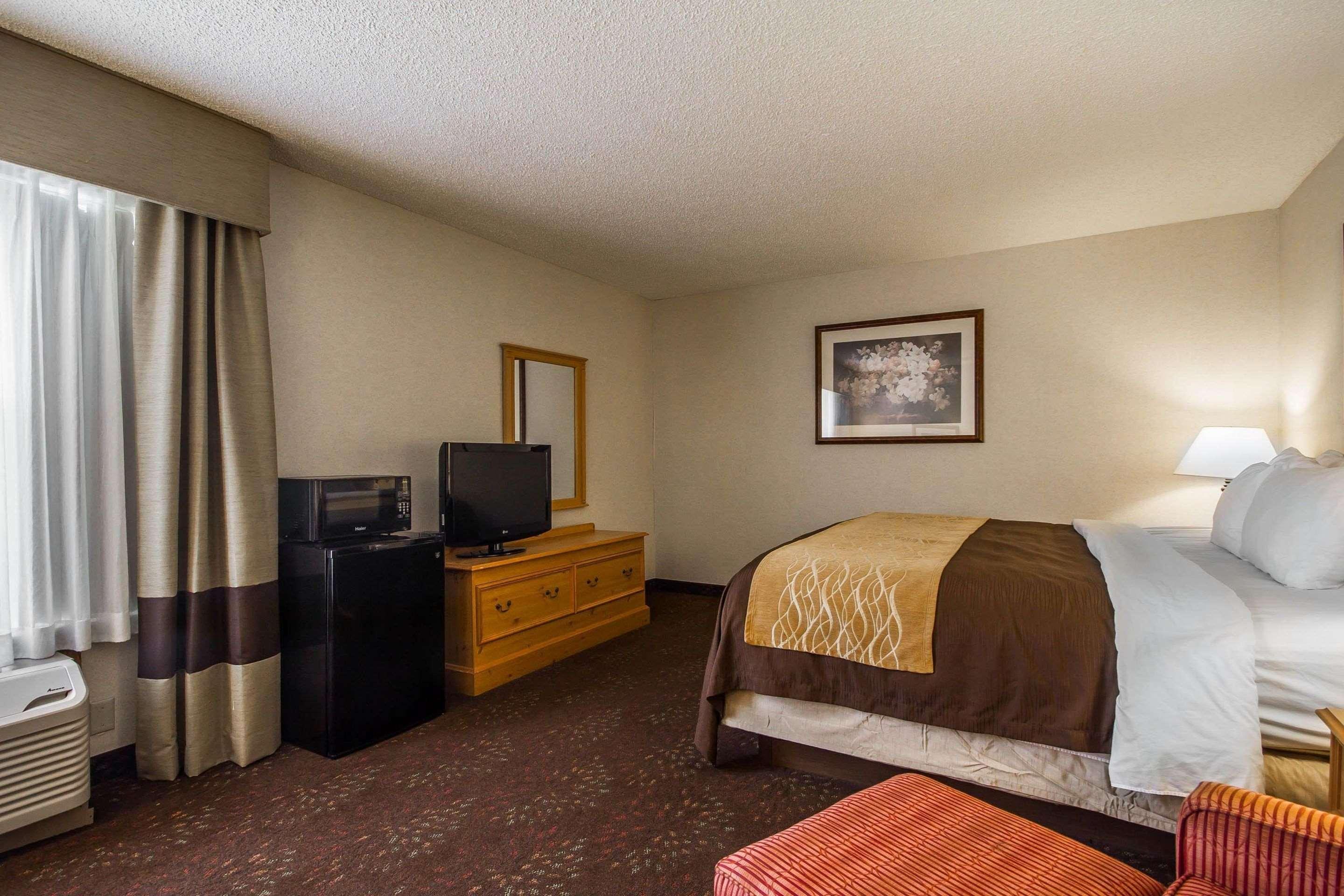 Comfort Inn Фон Дю Лак Екстериор снимка