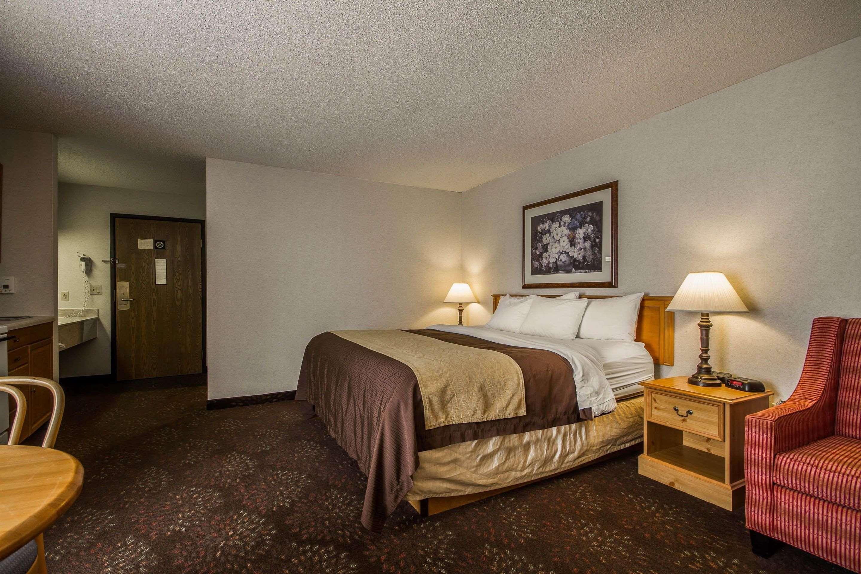 Comfort Inn Фон Дю Лак Екстериор снимка