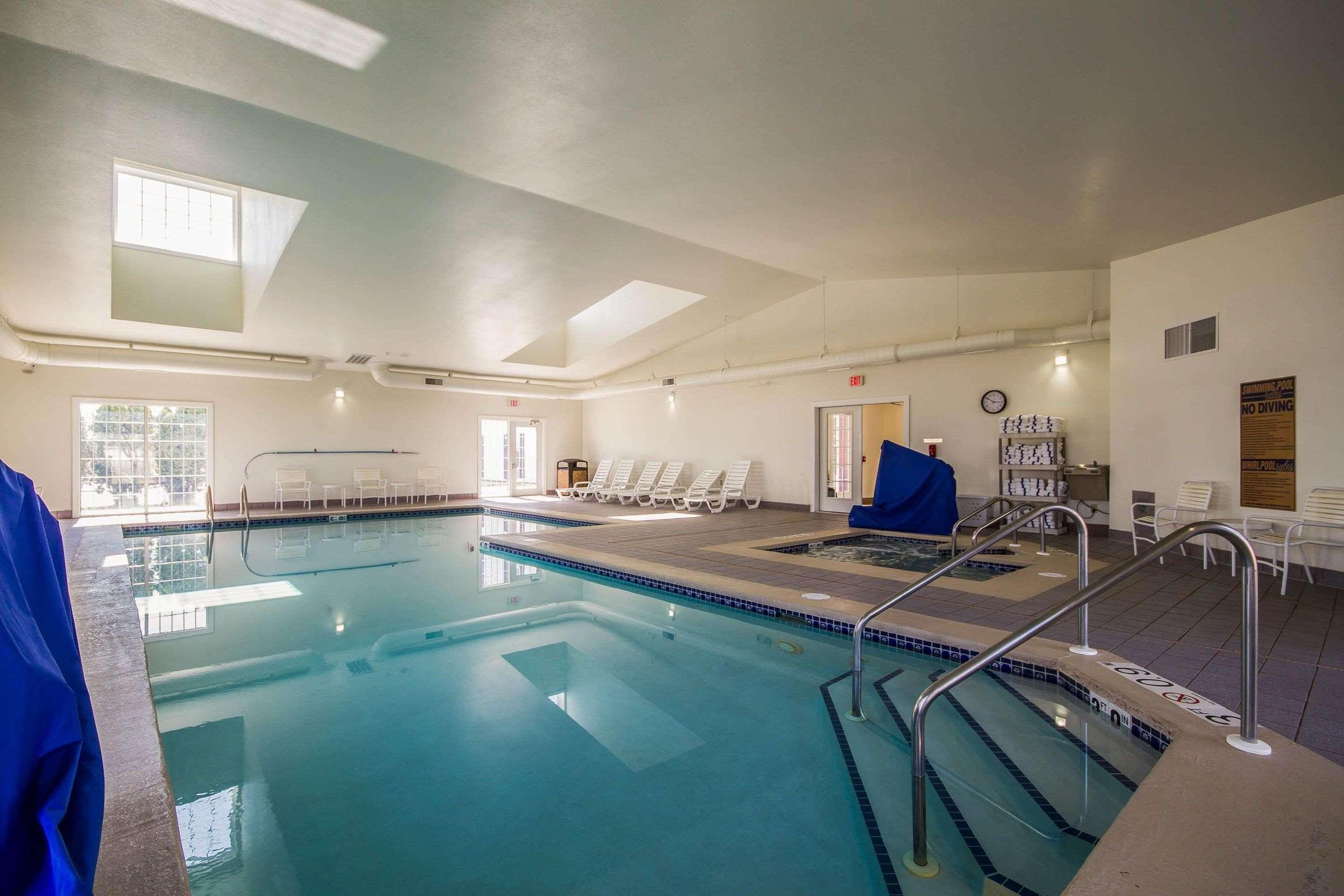 Comfort Inn Фон Дю Лак Екстериор снимка